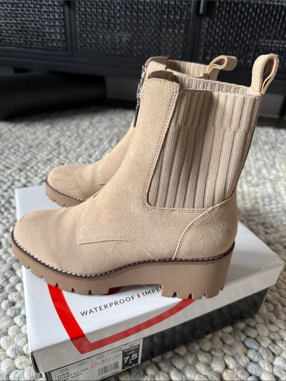 Beige Blondo Suede Chelsea Platform Boots - Women 7.5